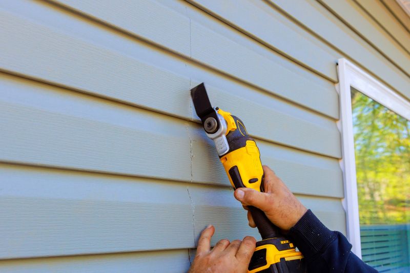 Repairing Cracked Vinyl Siding