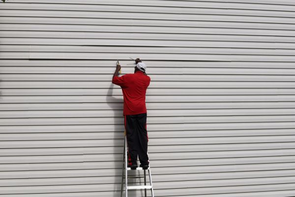 Loose Siding Repair in Bellevue