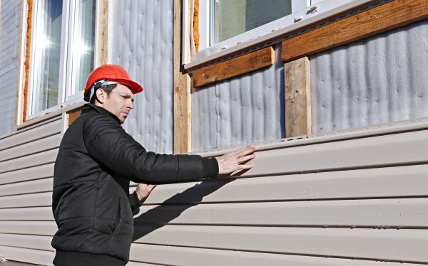 Cost of Vinyl Cladding Repair in Bellevue