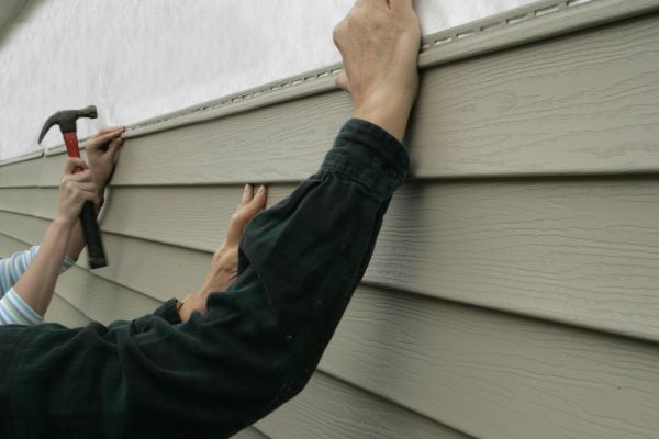 Cost of Insulated Siding Installation in Bellevue
